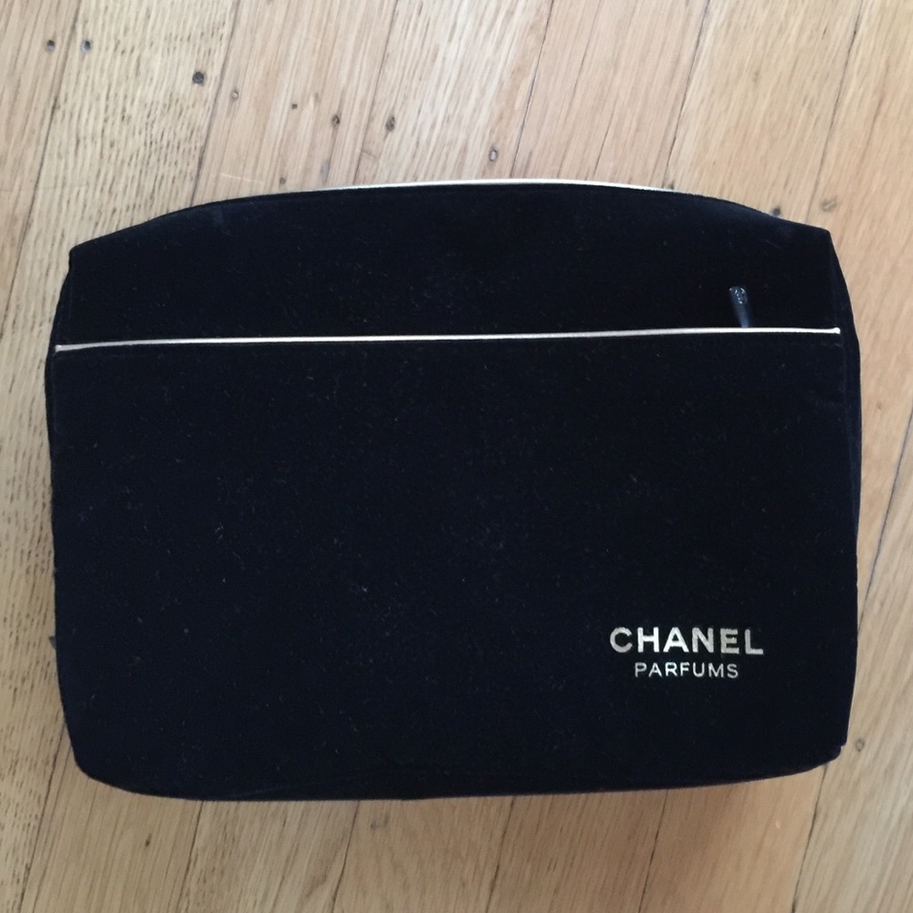 Chanel Parfums Black Velvet Cosmetic Toiletry Bag